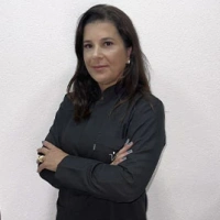 Dra. Vivian Barros
